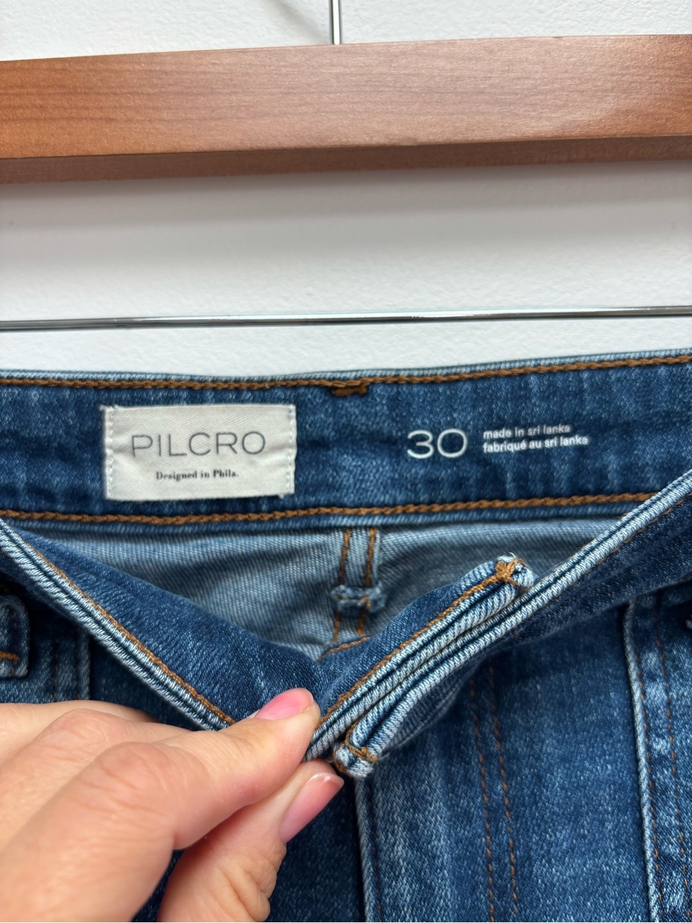 Pilcro High Rise Wide Leg Medium Wash Blue Jeans 30 - Picture 5 of 6